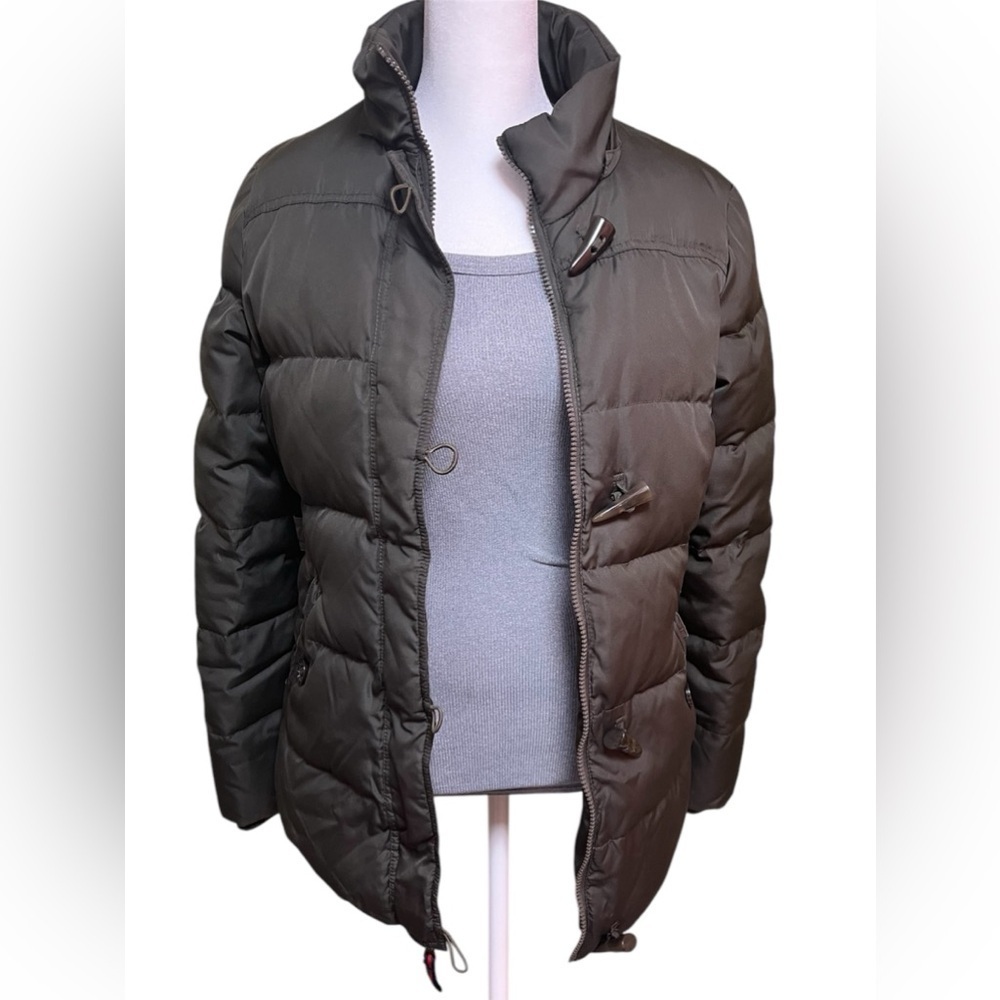 Tommy Hilfiger Olive-green Puffer Jacket. Size
Small. Excellent used condition! - Picture 3 of 17